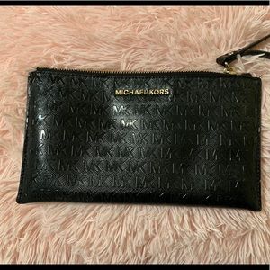 Michael Kors Jet Set Wristlet
